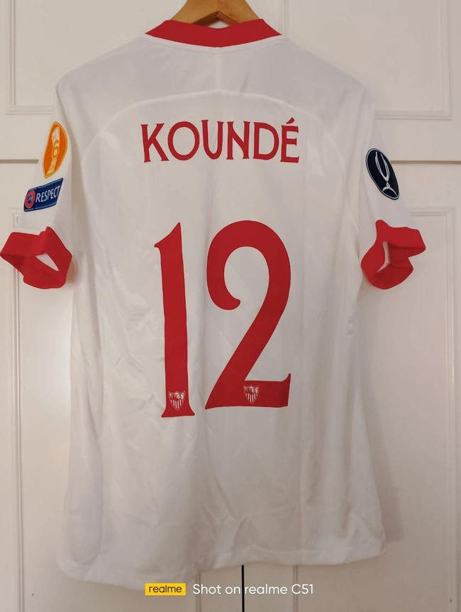 cover image of the auction item