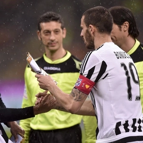 cover image of the auction item