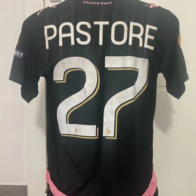 cover image of the auction item