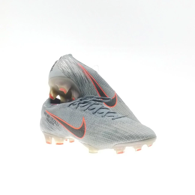 cover image of the auction item