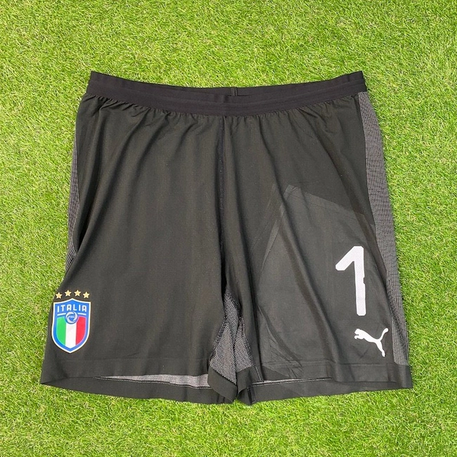 cover image of the auction item