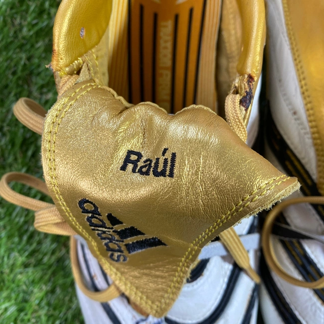 cover image of the auction item