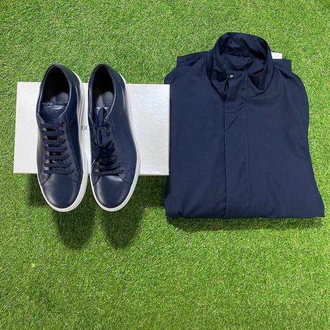 cover image of the auction item