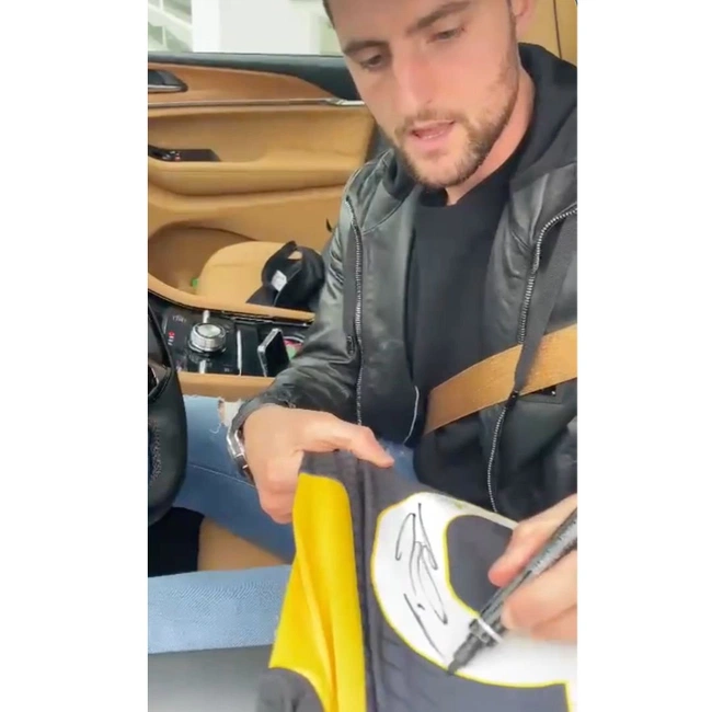 cover image of the auction item