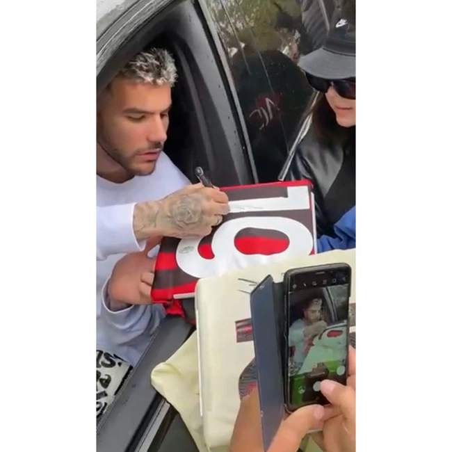 cover image of the auction item