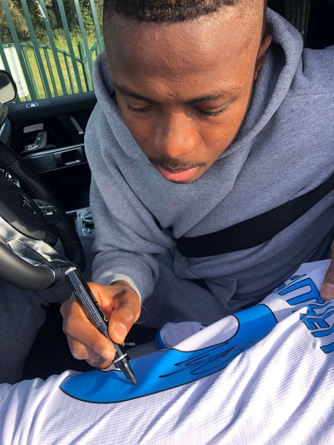 cover image of the auction item