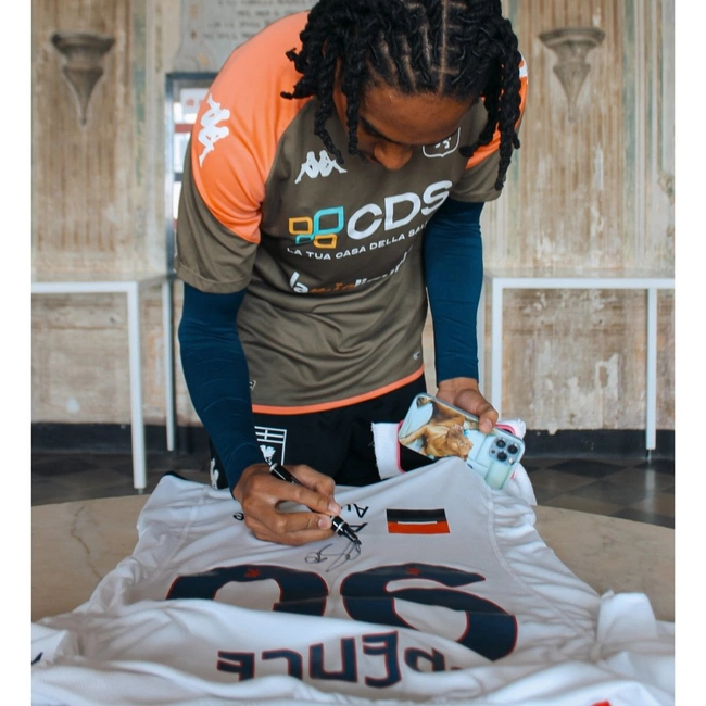 cover of the auction item