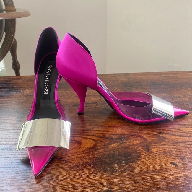 cover image of the auction item