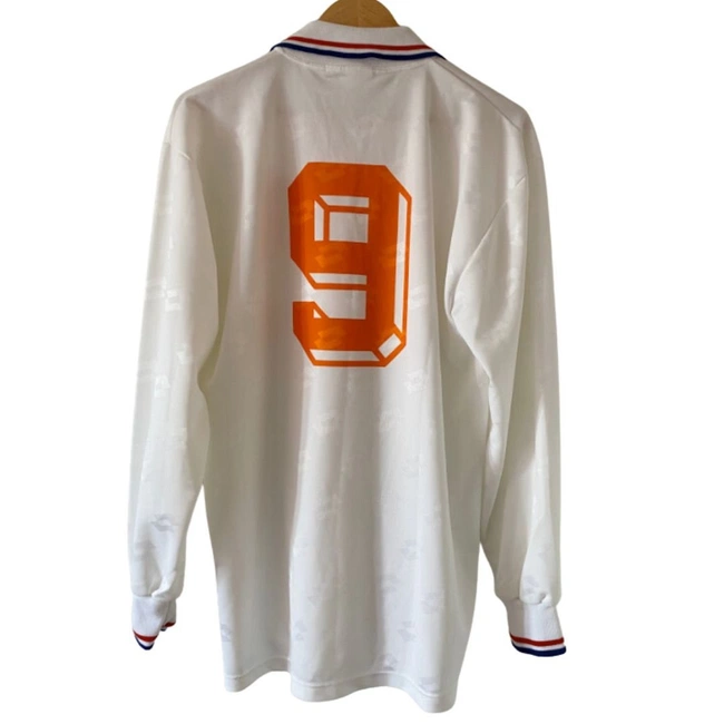 cover image of the auction item