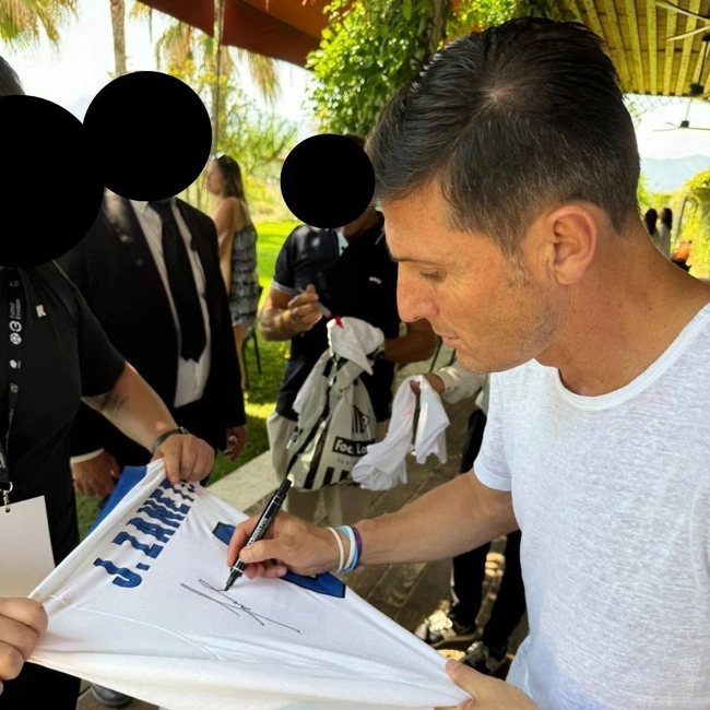 cover image of the auction item