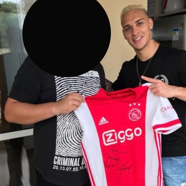 cover image of the auction item