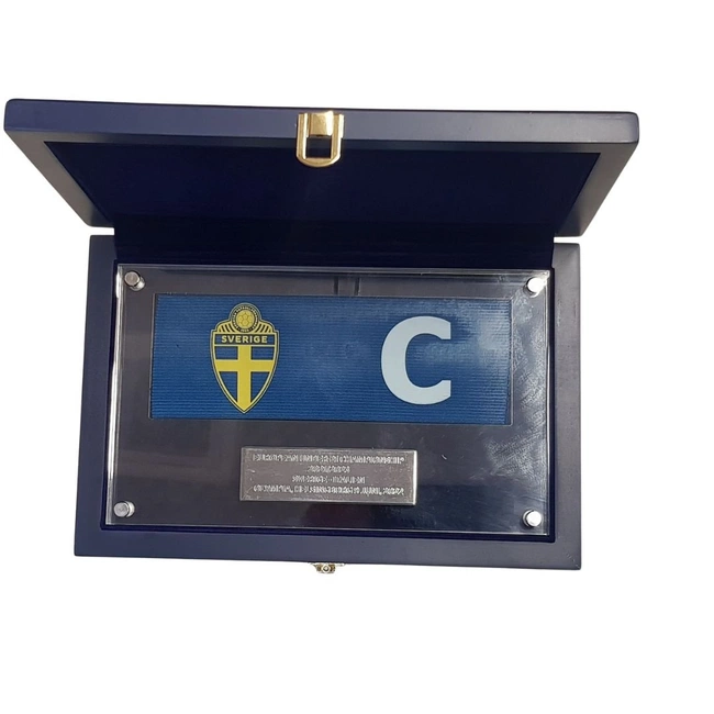 cover image of the auction item