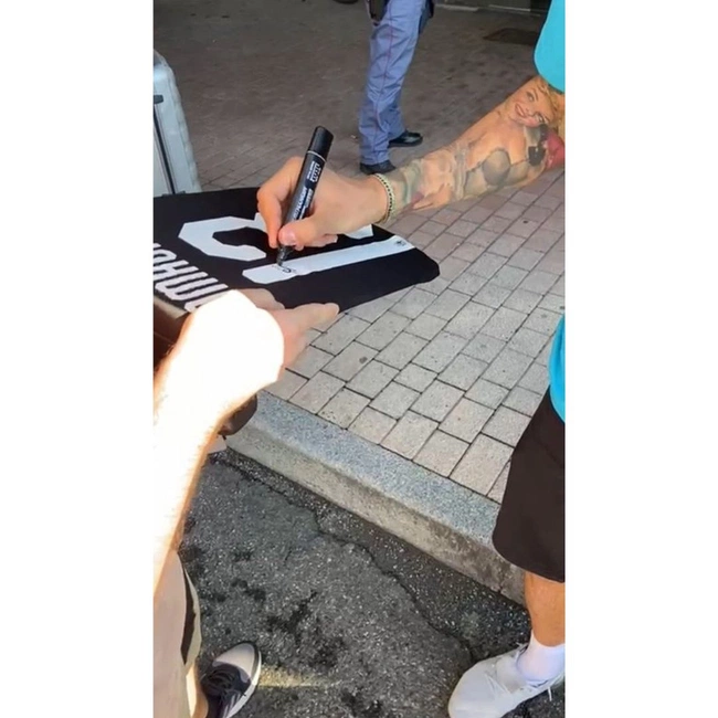 cover image of the auction item