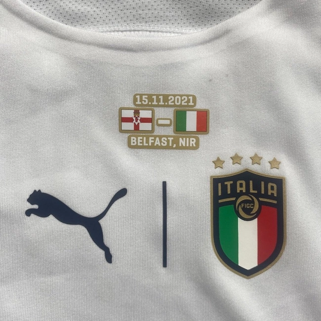 cover image of the auction item