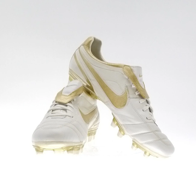 cover image of the auction item