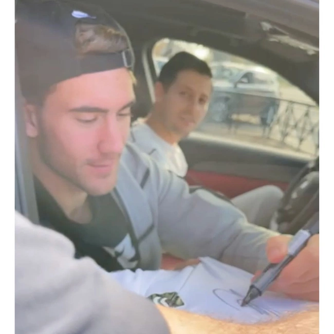 cover image of the auction item