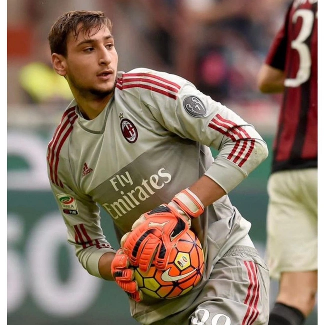 cover image of the auction item