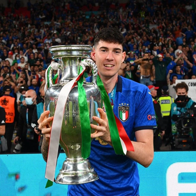 cover image of the auction item