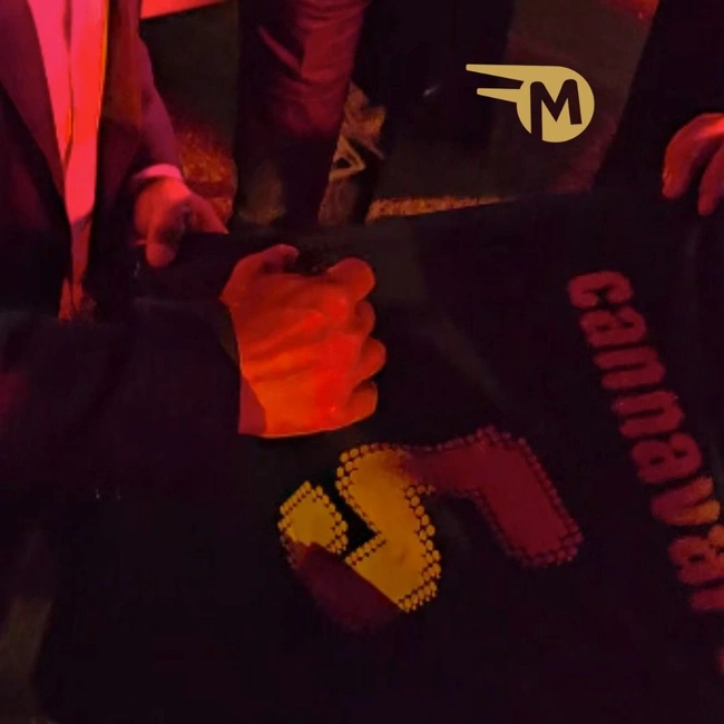 cover image of the auction item