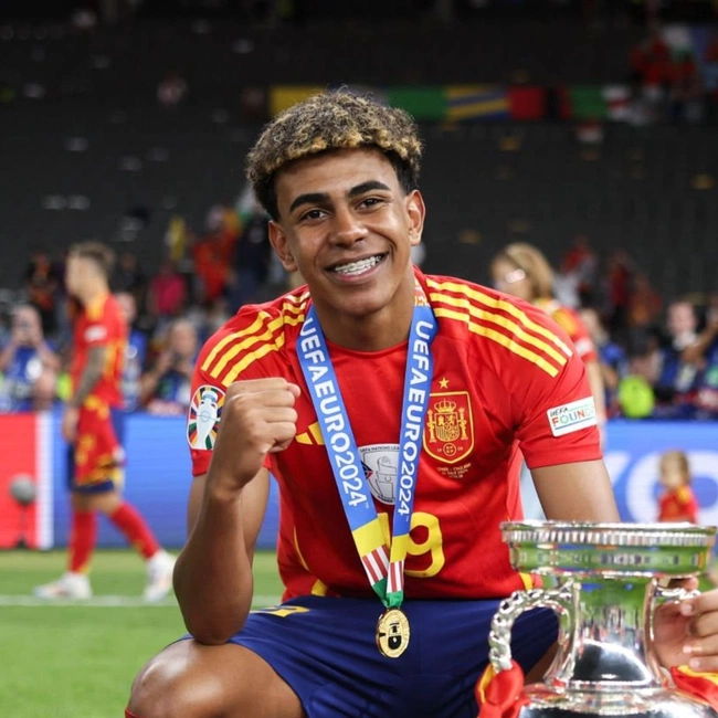 cover image of the auction item