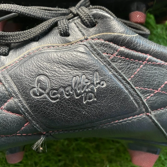 cover image of the auction item