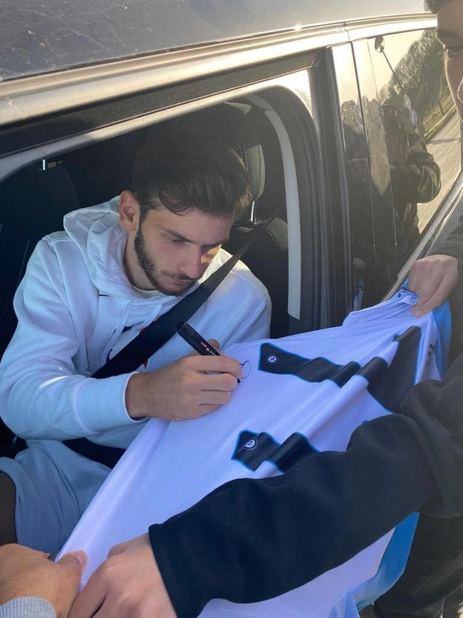 cover image of the auction item