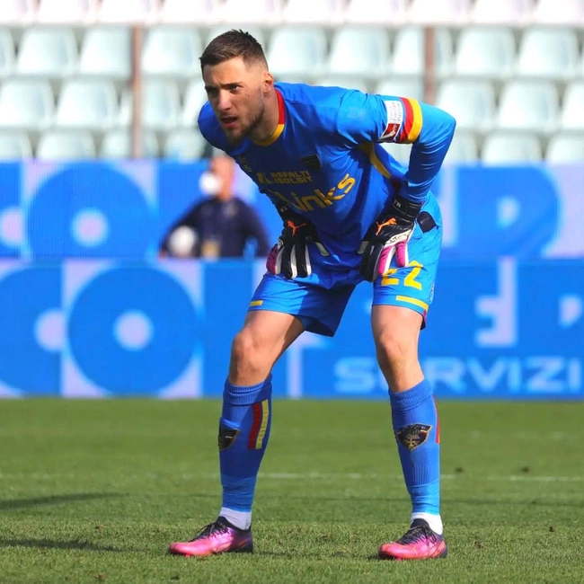 cover image of the auction item