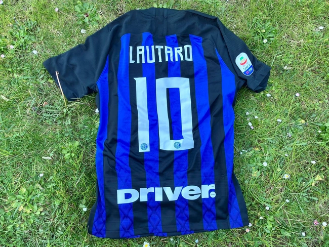 cover image of the auction item