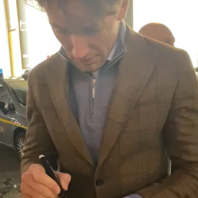 cover image of the auction item