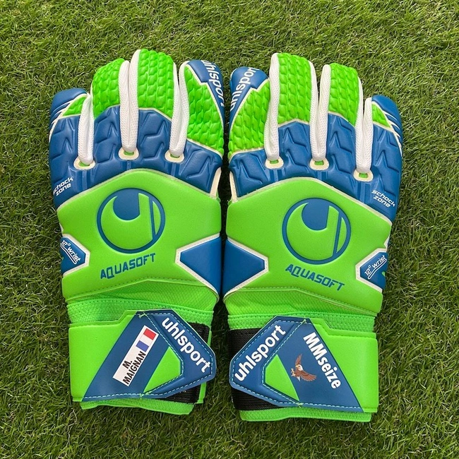 cover image of the auction item