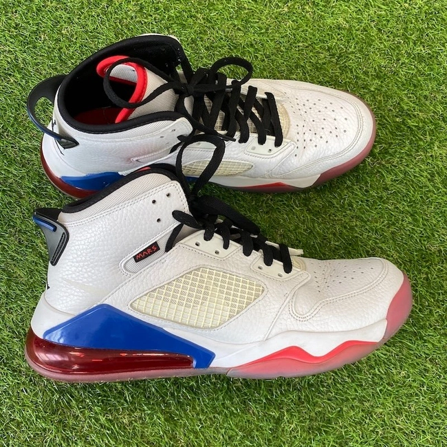 cover image of the auction item