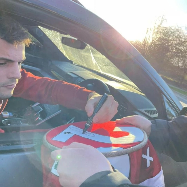 cover image of the auction item