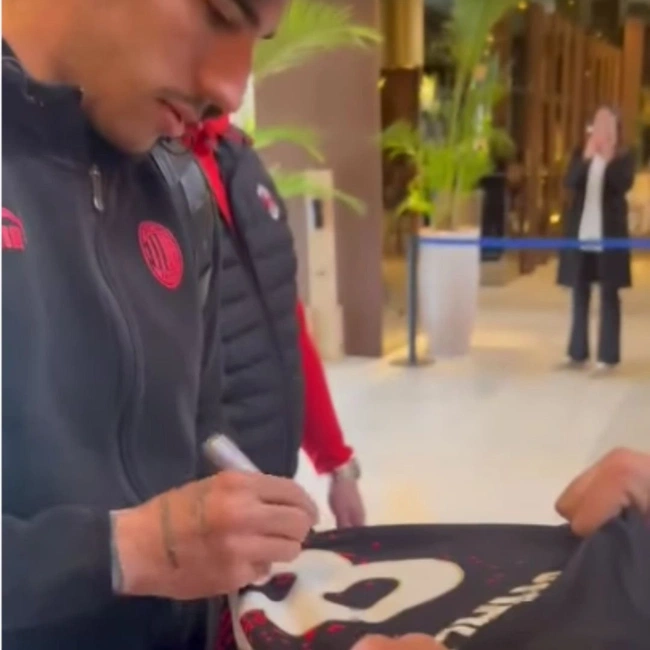 cover image of the auction item