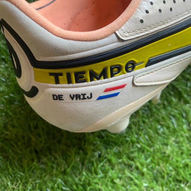 cover of the auction item