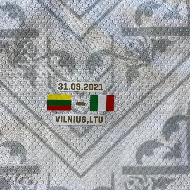 cover image of the auction item