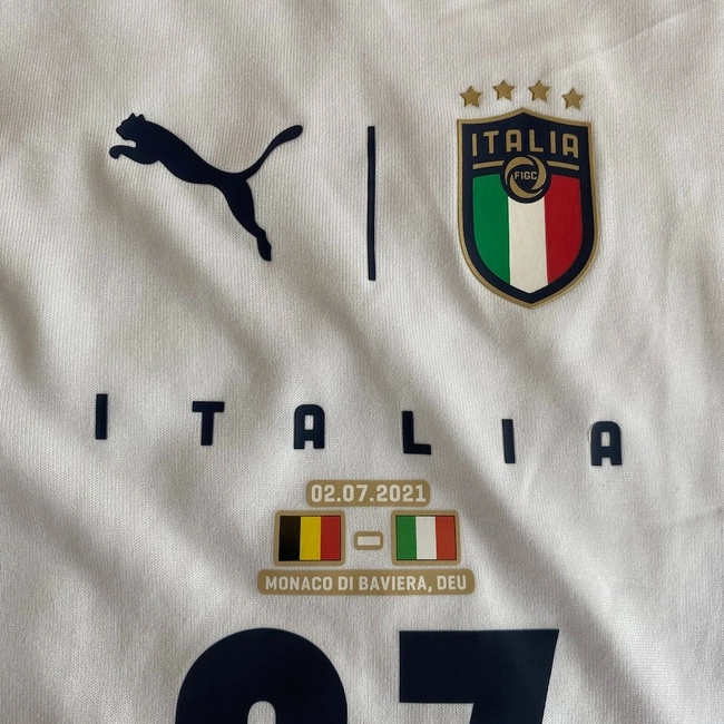 cover image of the auction item