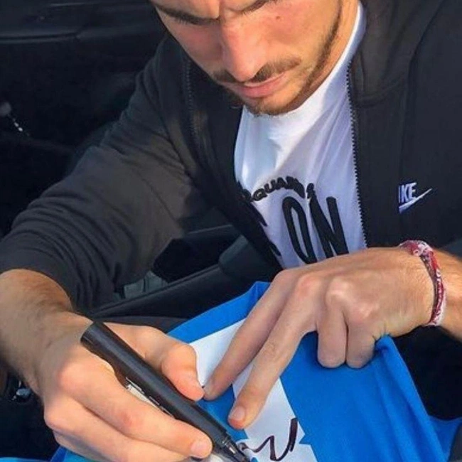 cover image of the auction item