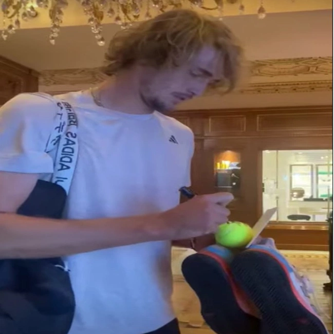 cover image of the auction item