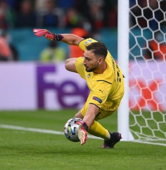 cover image of the auction item