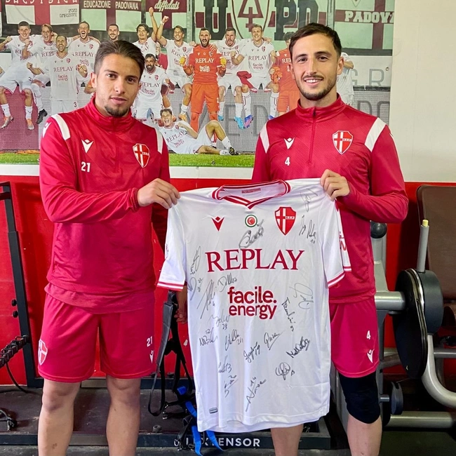 cover image of the auction item