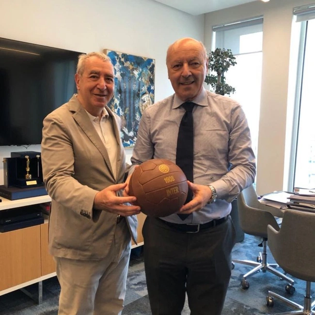 cover image of the auction item