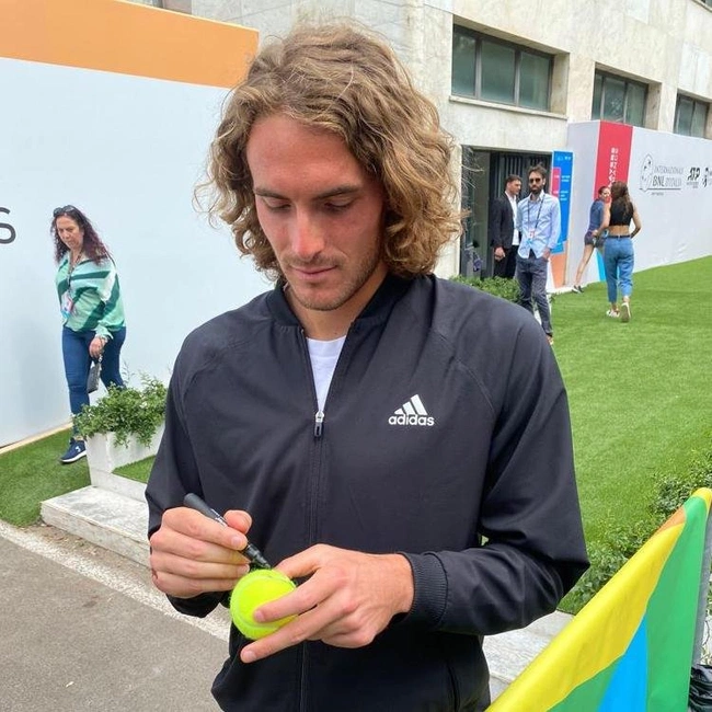 cover image of the auction item