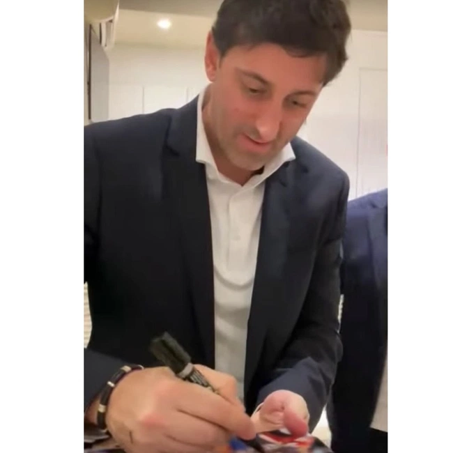 cover image of the auction item