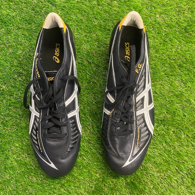 cover image of the auction item