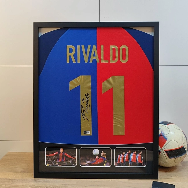 cover image of the auction item