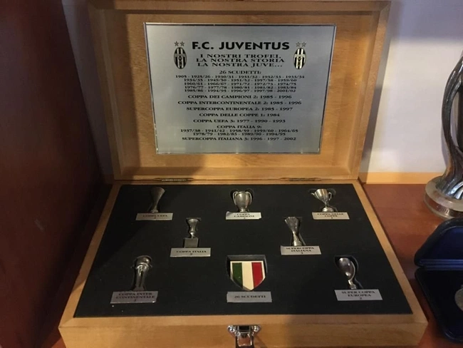 cover image of the auction item