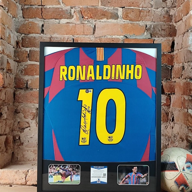 cover image of the auction item