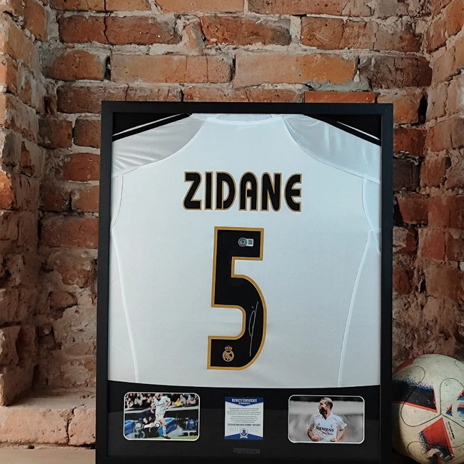 cover image of the auction item