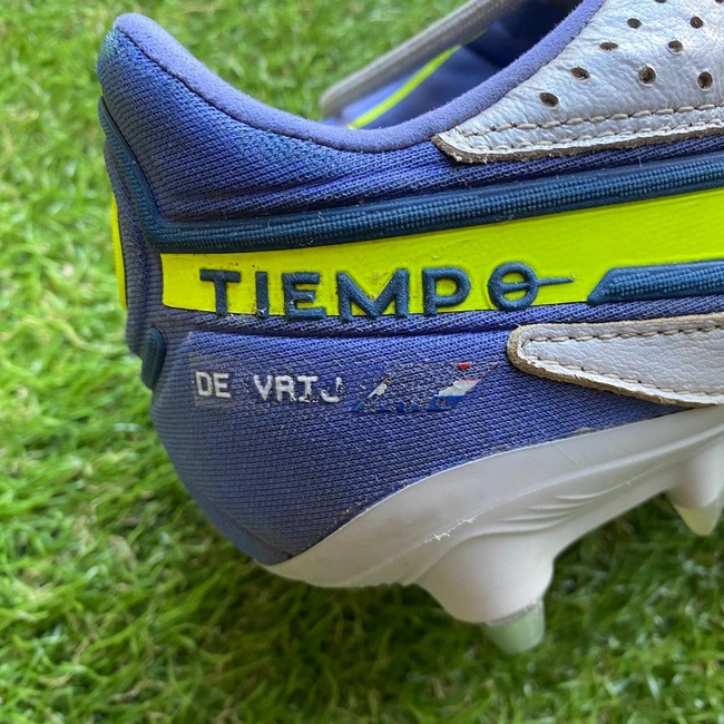 cover of the auction item