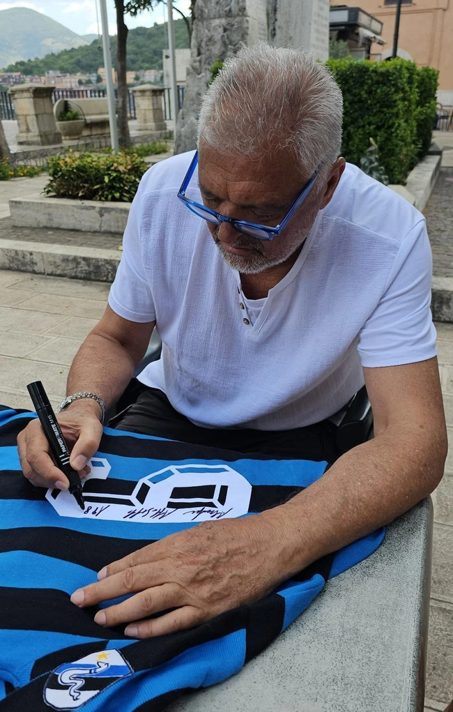 cover image of the auction item